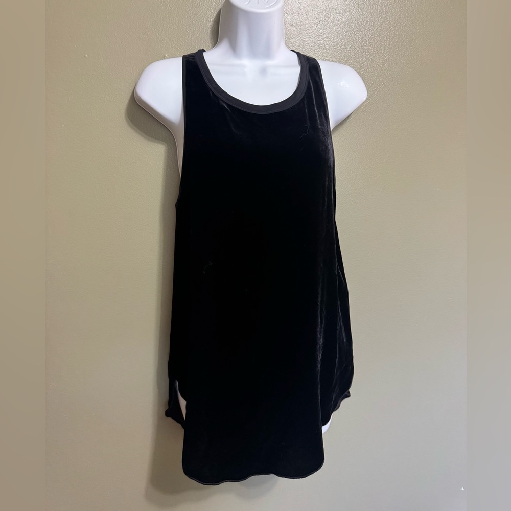 Aritzia‎ Wilfred Black Velvet Top, Size Small